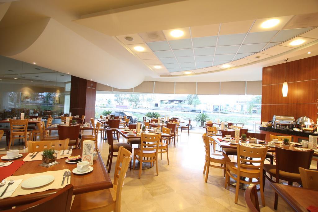 Hotel Mercury Inn Querétaro Esterno foto