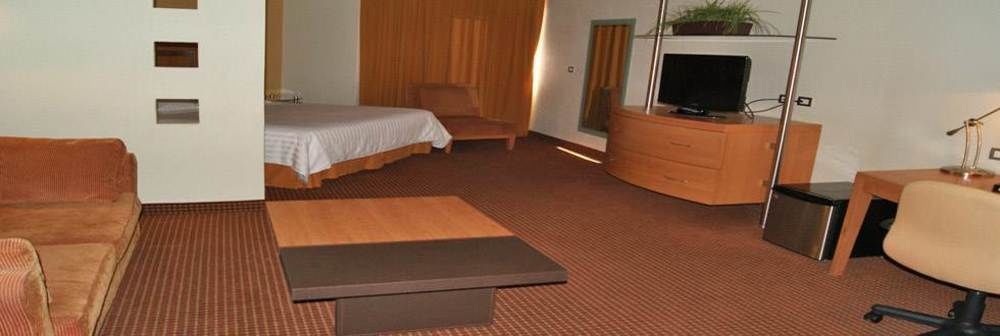 Hotel Mercury Inn Querétaro Esterno foto