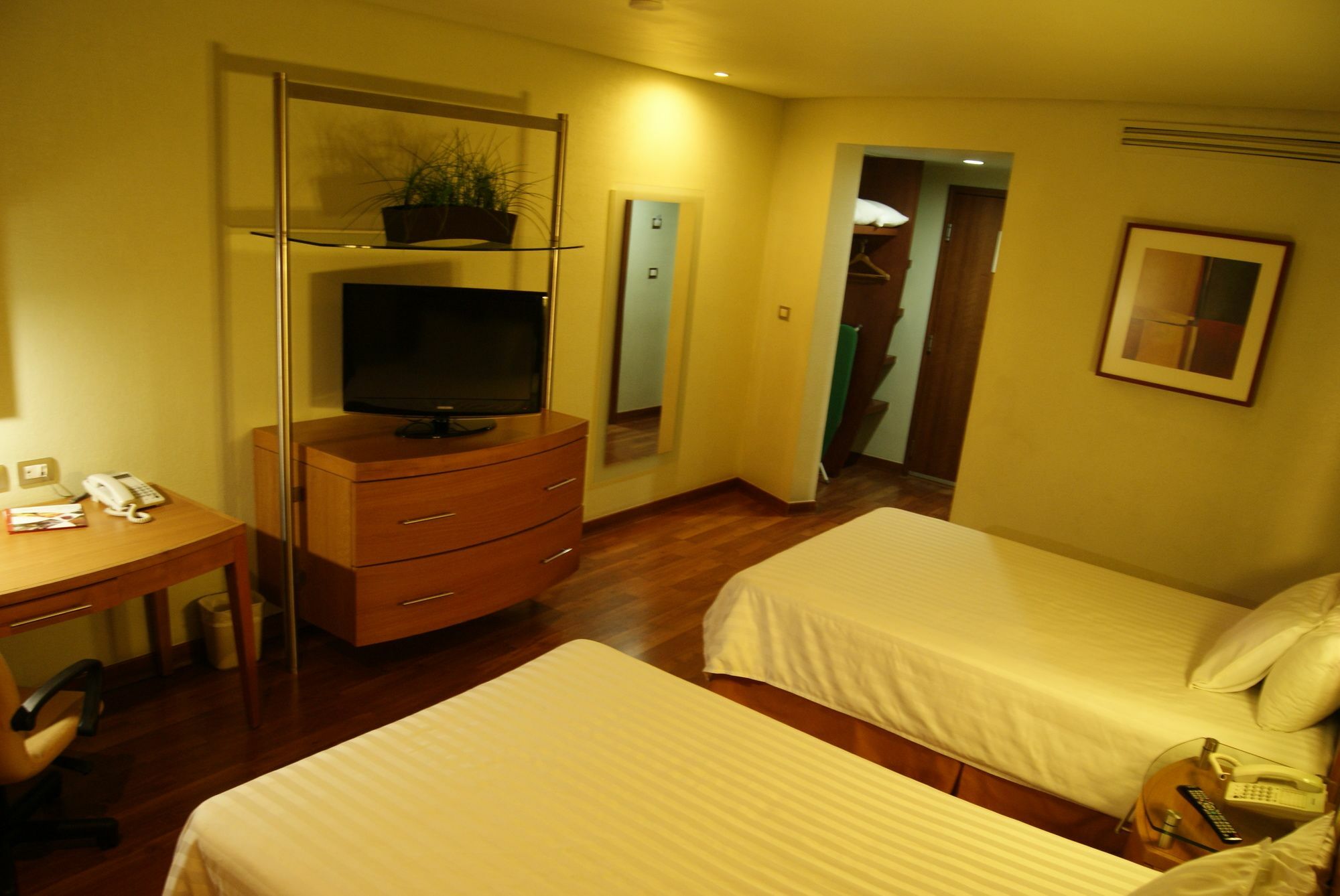 Hotel Mercury Inn Querétaro Esterno foto